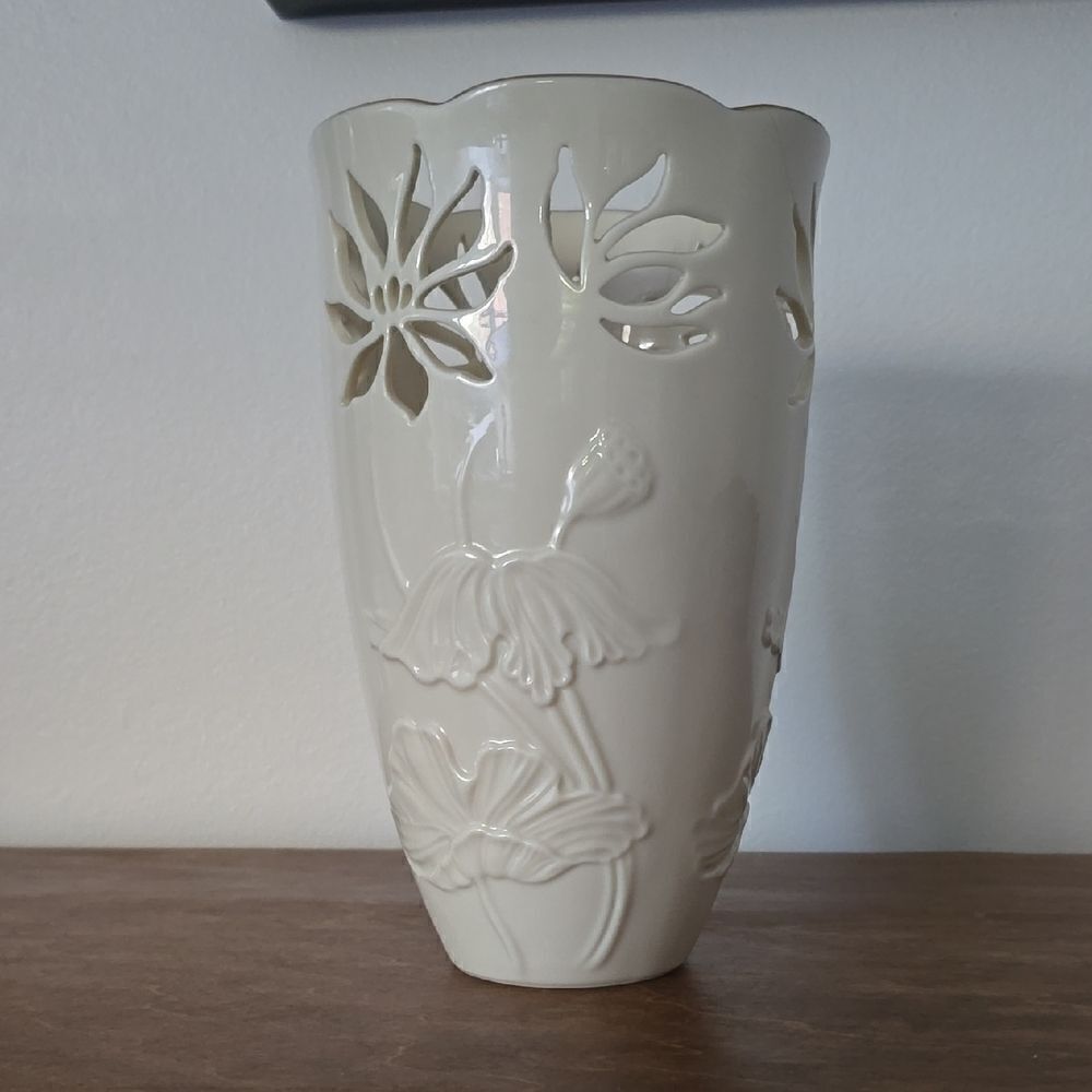 Lenox | Gold Accent Poinsettia Vase